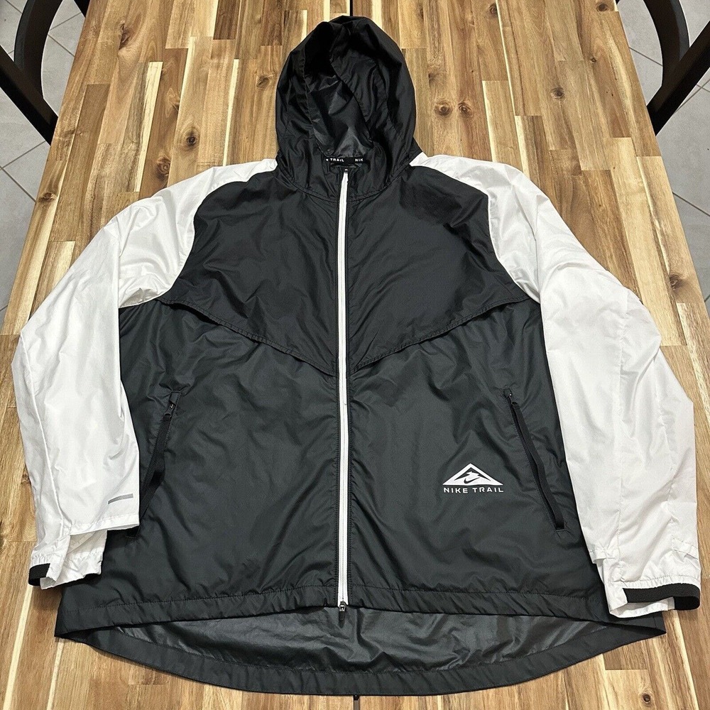 Nike Jacket Mens 2XL Black White Trail Strom Fit Lightweight Full Zip Outdoor